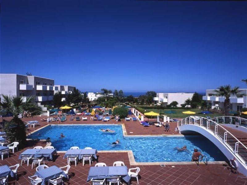 Paramount Hotel Apartments Protaras Exterior photo