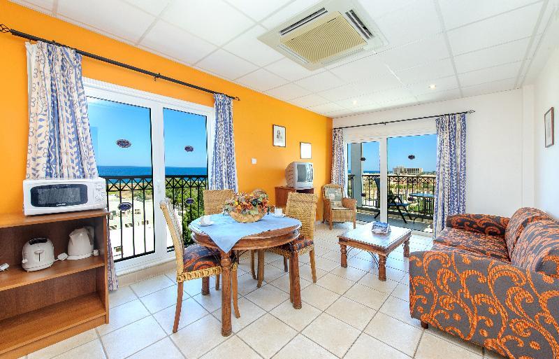Paramount Hotel Apartments Protaras Exterior photo